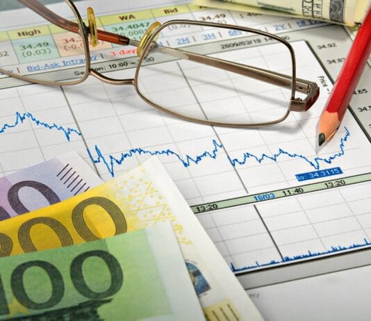 Cash flow w firmie – dlaczego zysk na papierze nie oznacza pieniędzy na koncie?